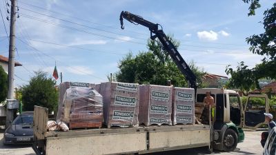 Камион с кран под наем - Изображение 1