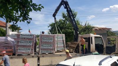 Камион с кран под наем - Изображение 3
